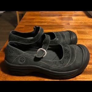 Keen Mary Janes size 9.5